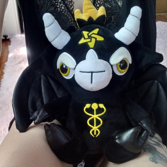 SOLD @MARKET! KREEPTURE by Killstar! Baby Beelzebub nwot w dust bag! - Picture 8 of 11